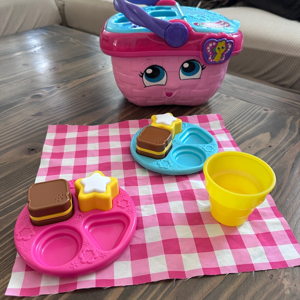 LeapFrog Shapes & Sharing Picnic Basket Pink Blue Toy Missing Pieces